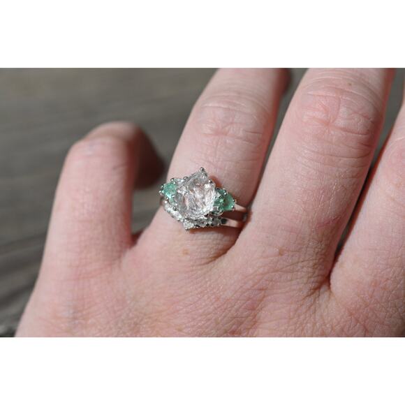 Pear shaped lake county diamond and emerald engagement ring set - Picture 4 of 5